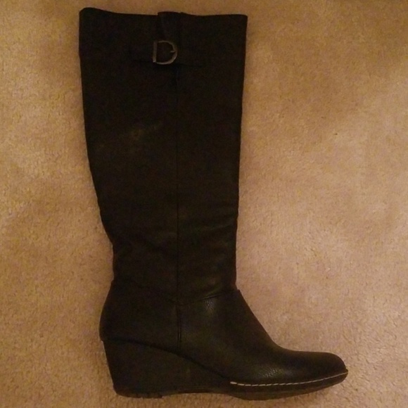 Black boots - Picture 3 of 3